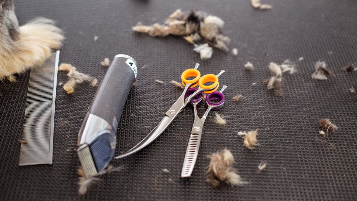 We Tested the Top Electrostatic Pet Hair Remover Brushes